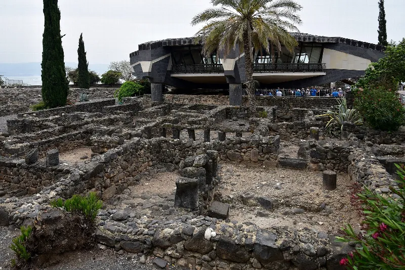 Çeşme Alaçatı'da Taş Ev Konseptinde Günlük Kiralık 3+1 Müstakil Ev
